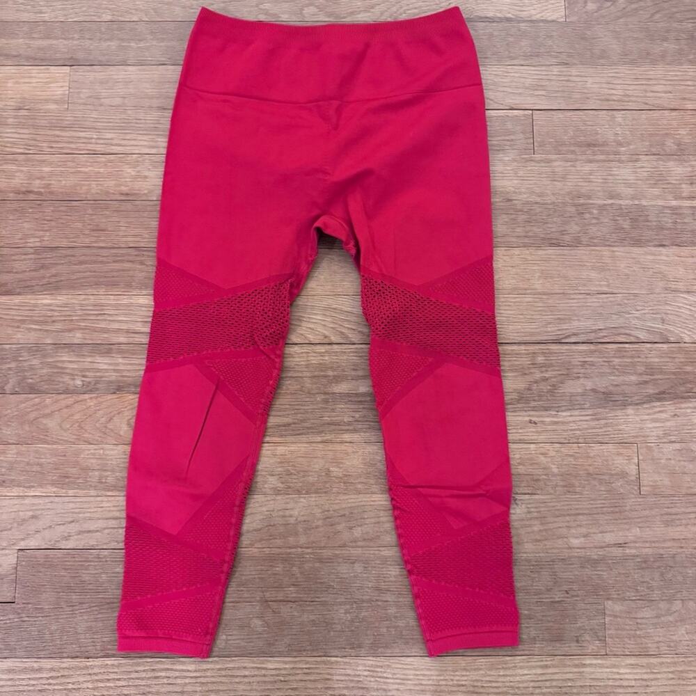 Fabletics Women's Red Mesh Panel High Rise Cropped Leggings - Size 4
 b85